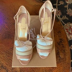 Slikova Christian Louboutin - Nude Patent Heels - Size 39